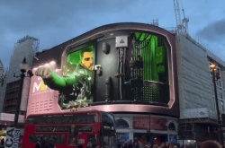 使命召唤19裸眼3D广告现身皮卡迪利 破次元联动